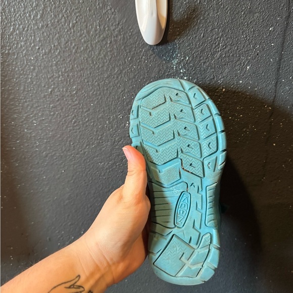 Keen Blue Sport Sandals with Closed Toe and Bungee Lace - Picture 8 of 8